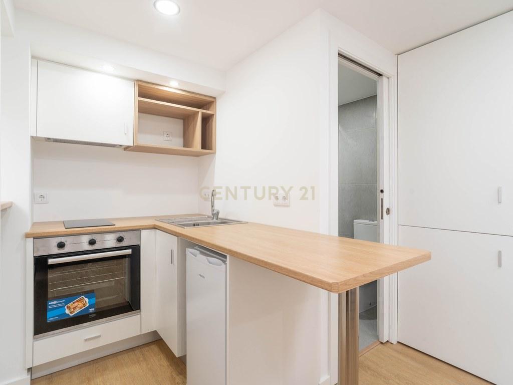Apartment T2 in União das freguesias de Coimbra (Sé Nova, Santa Cruz, Almedina e São Bartolomeu) — image 02