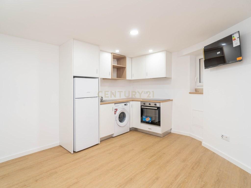 Apartment T2 in União das freguesias de Coimbra (Sé Nova, Santa Cruz, Almedina e São Bartolomeu) — image 08