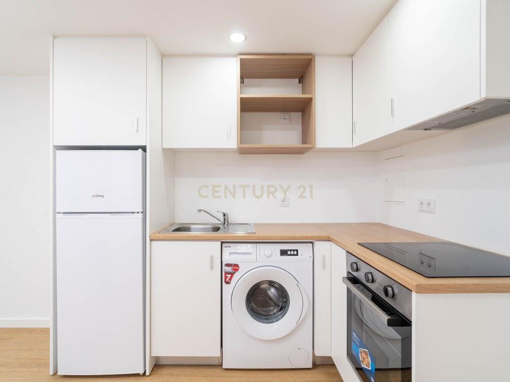 Apartment T2 in União das freguesias de Coimbra (Sé Nova, Santa Cruz, Almedina e São Bartolomeu) — image 11