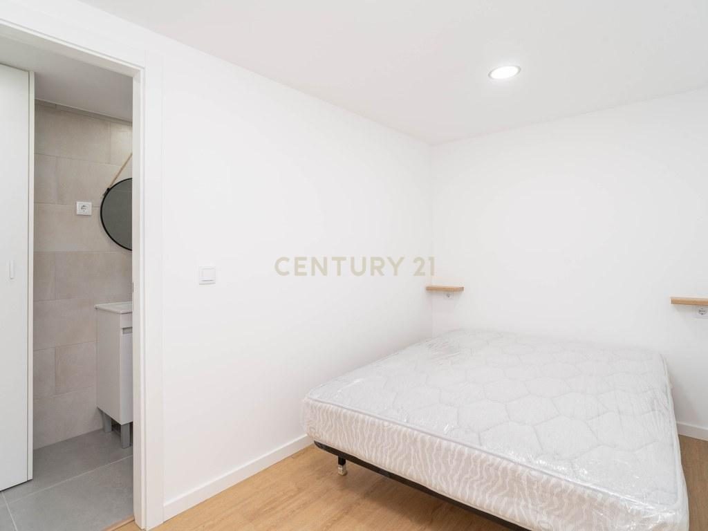 Apartment T2 in União das freguesias de Coimbra (Sé Nova, Santa Cruz, Almedina e São Bartolomeu) — image 16