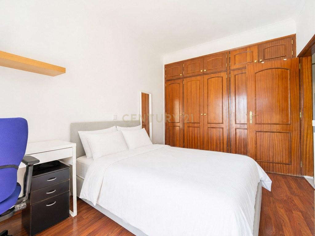 Apartment T2 in União das freguesias de Faro (Sé e São Pedro) — image 11