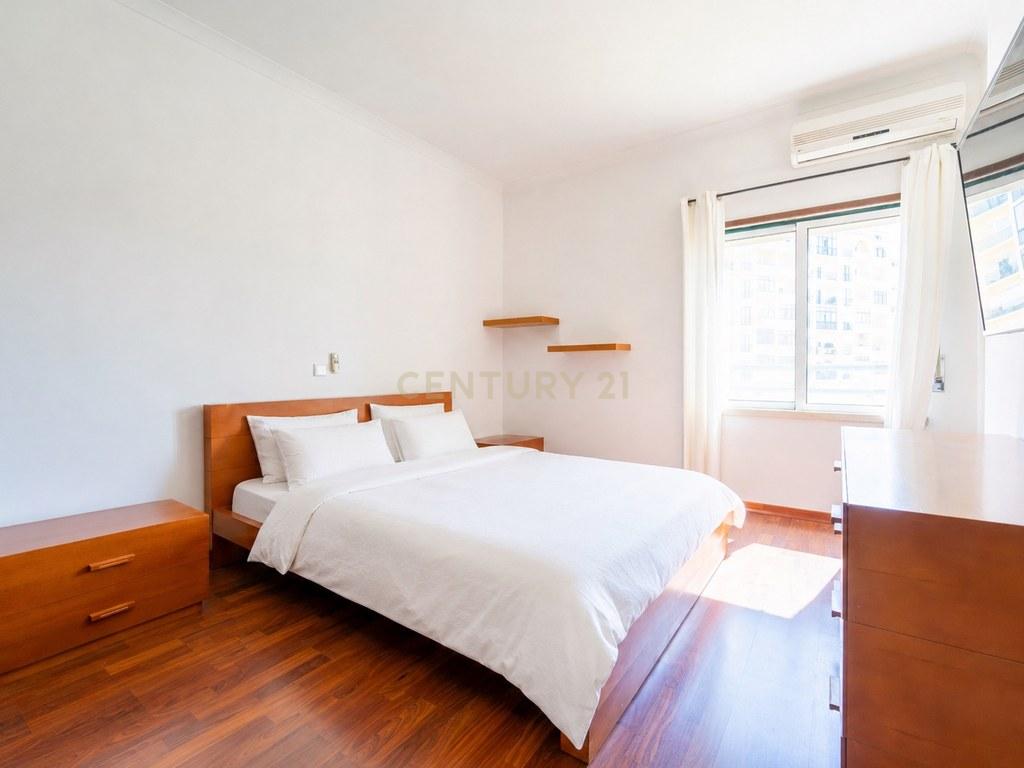 Apartment T2 in União das freguesias de Faro (Sé e São Pedro) — image 14