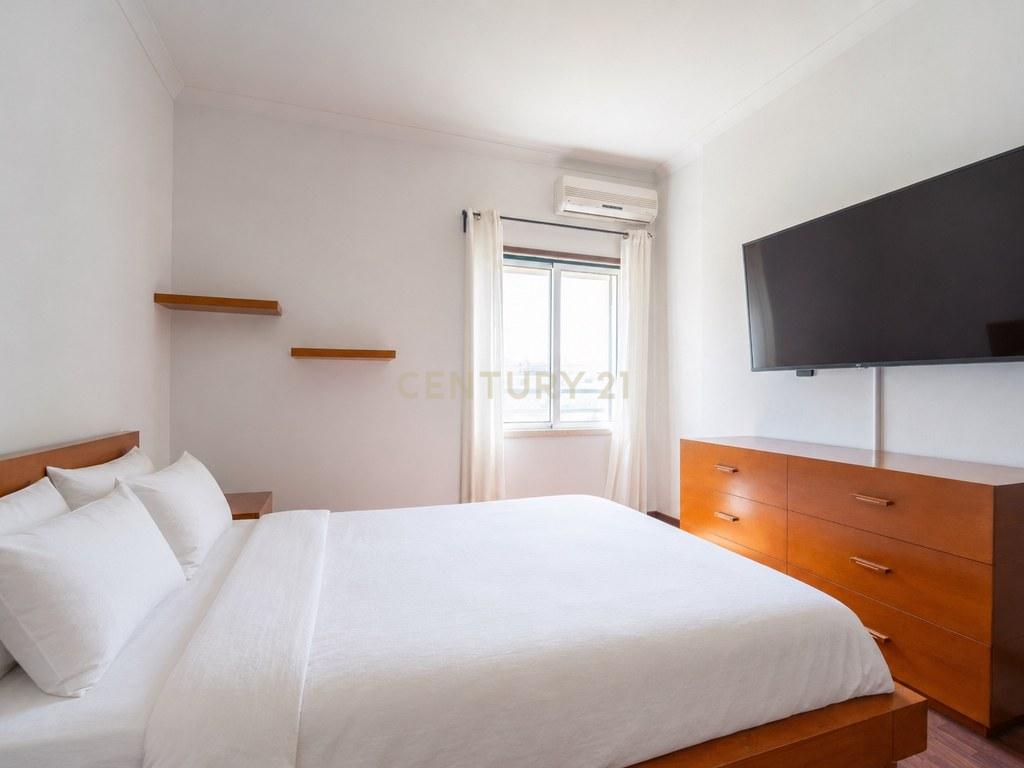 Apartment T2 in União das freguesias de Faro (Sé e São Pedro) — image 16