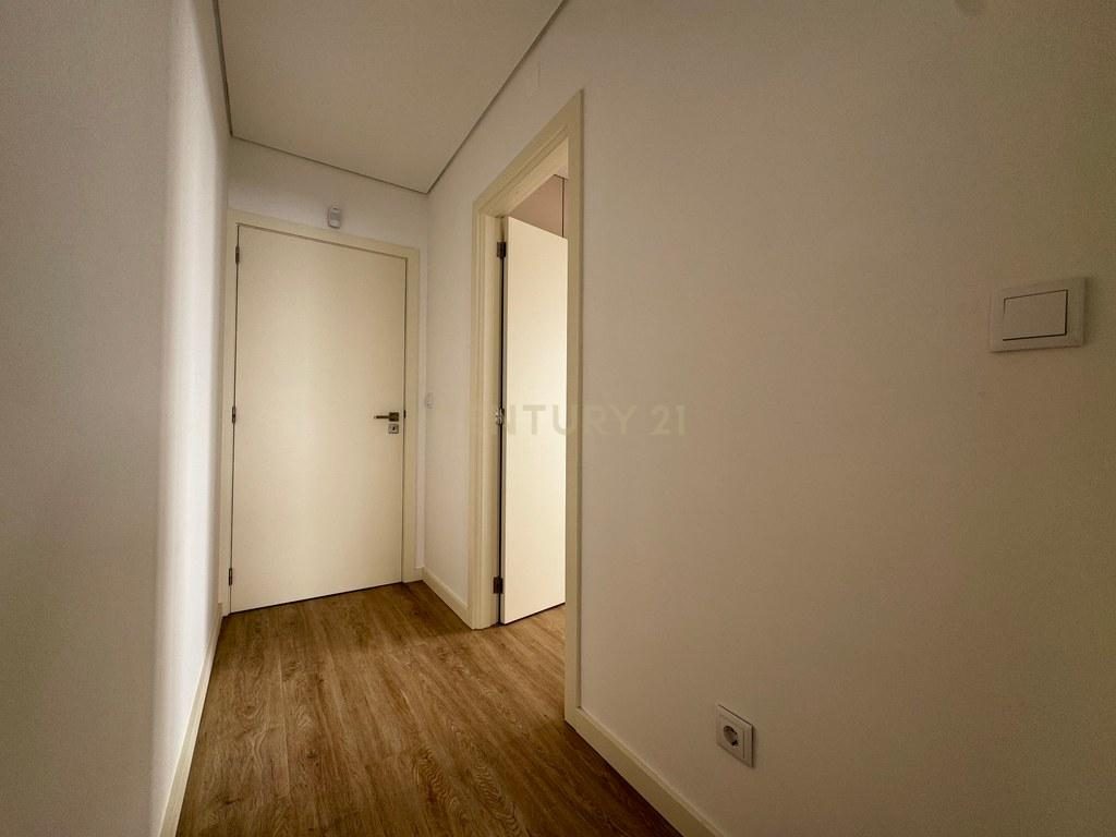 Apartment T3 in Mindelo — image 18