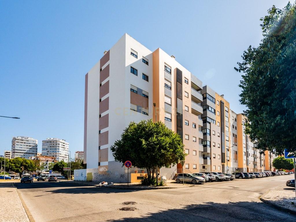 Apartment T3 in Portimão — image 02