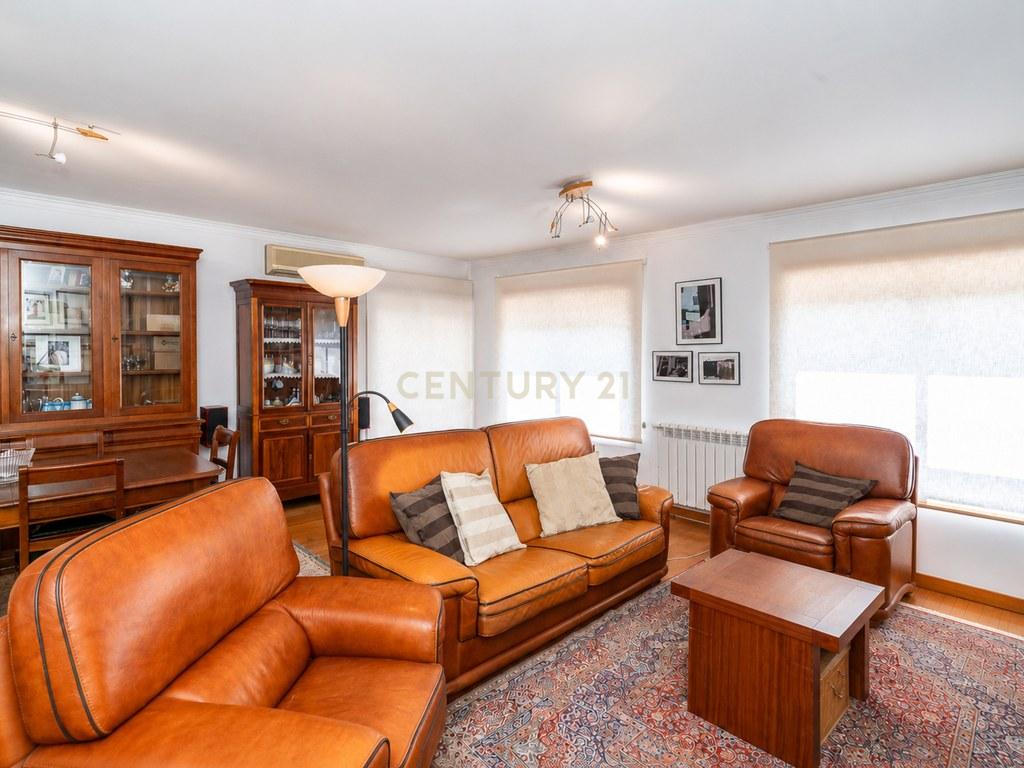 Apartment T3 in Santo António dos Olivais — image 06
