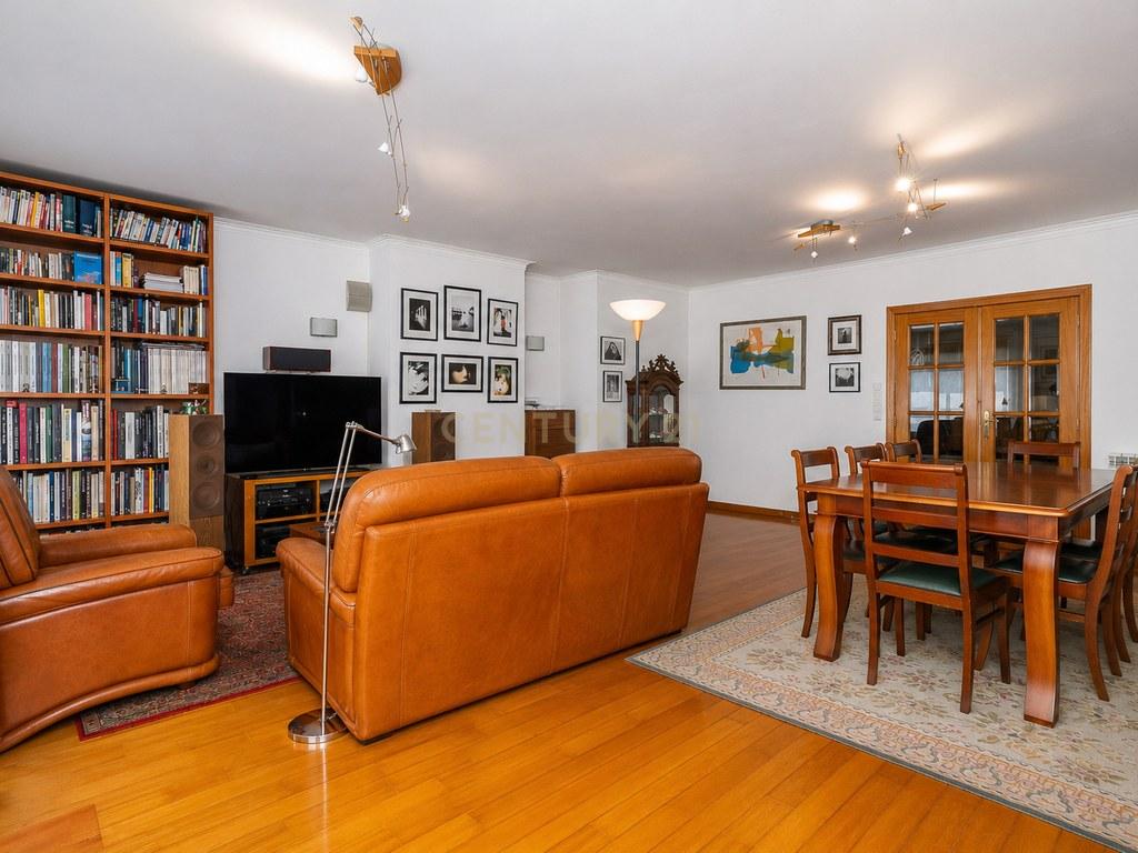 Apartment T3 in Santo António dos Olivais — image 07