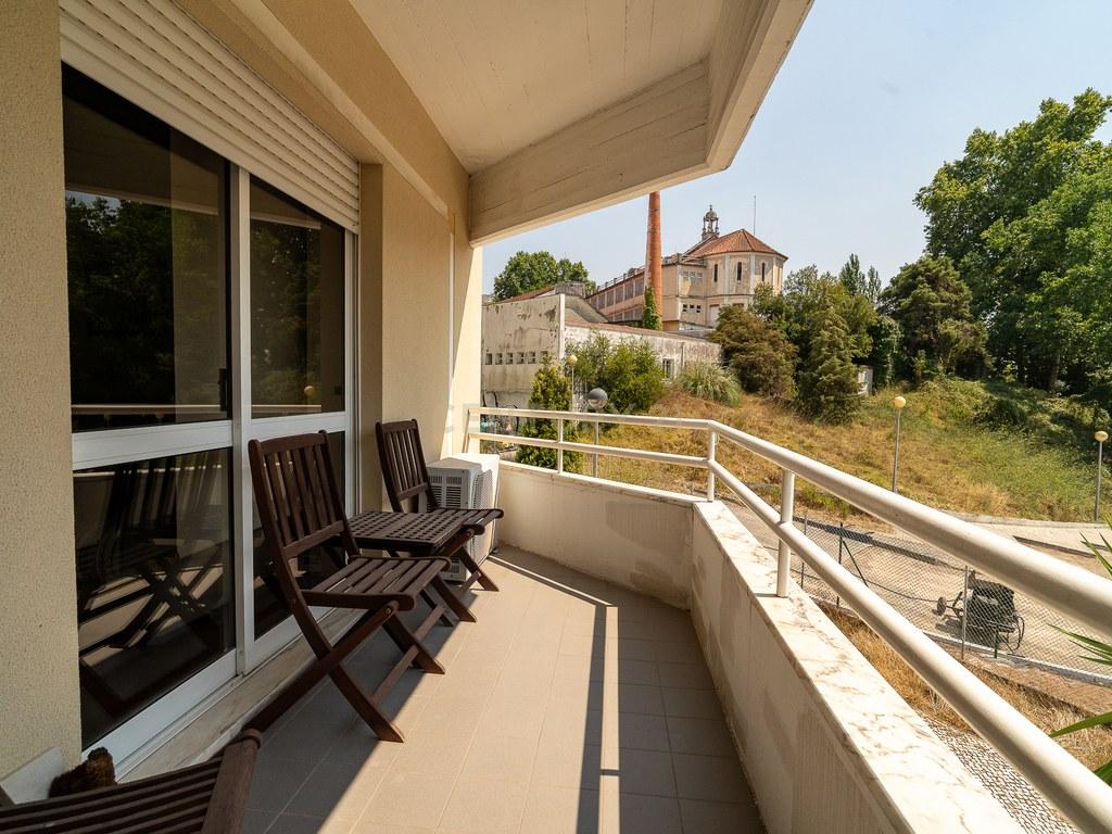 Apartment T3 in Santo António dos Olivais — image 08