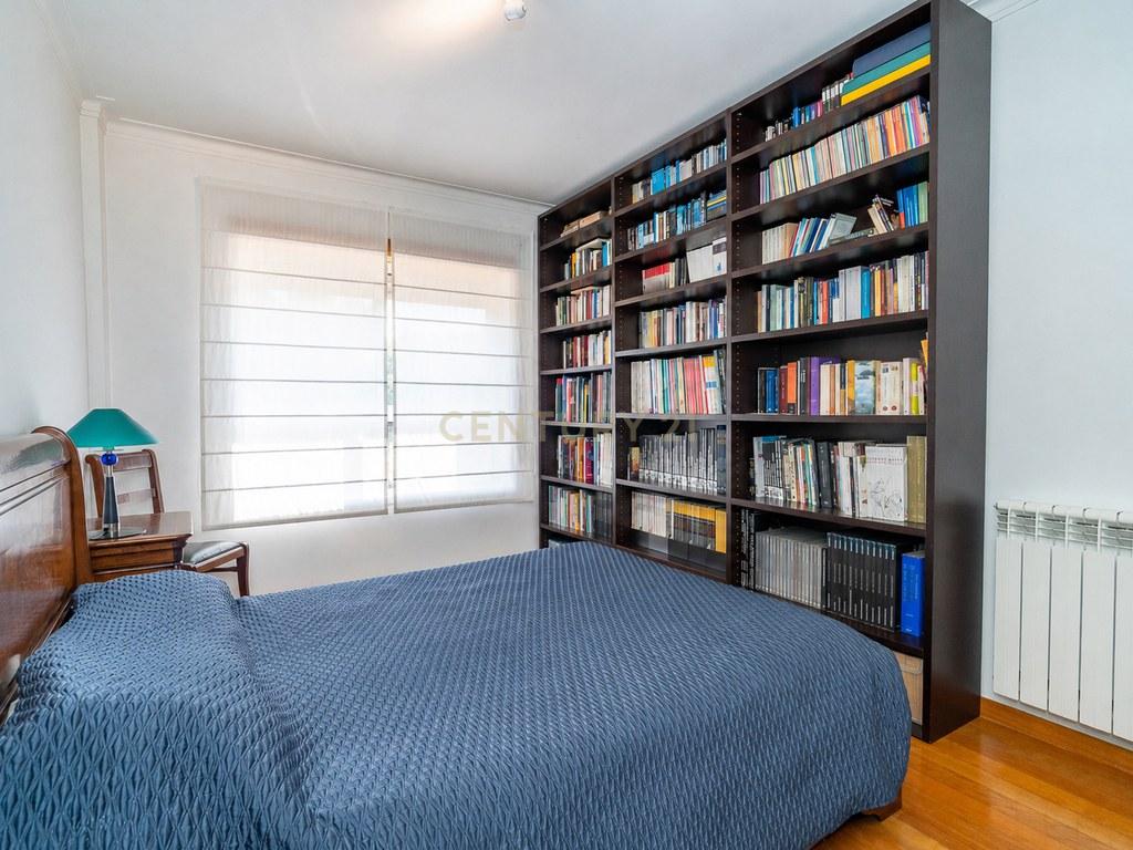 Apartment T3 in Santo António dos Olivais — image 12