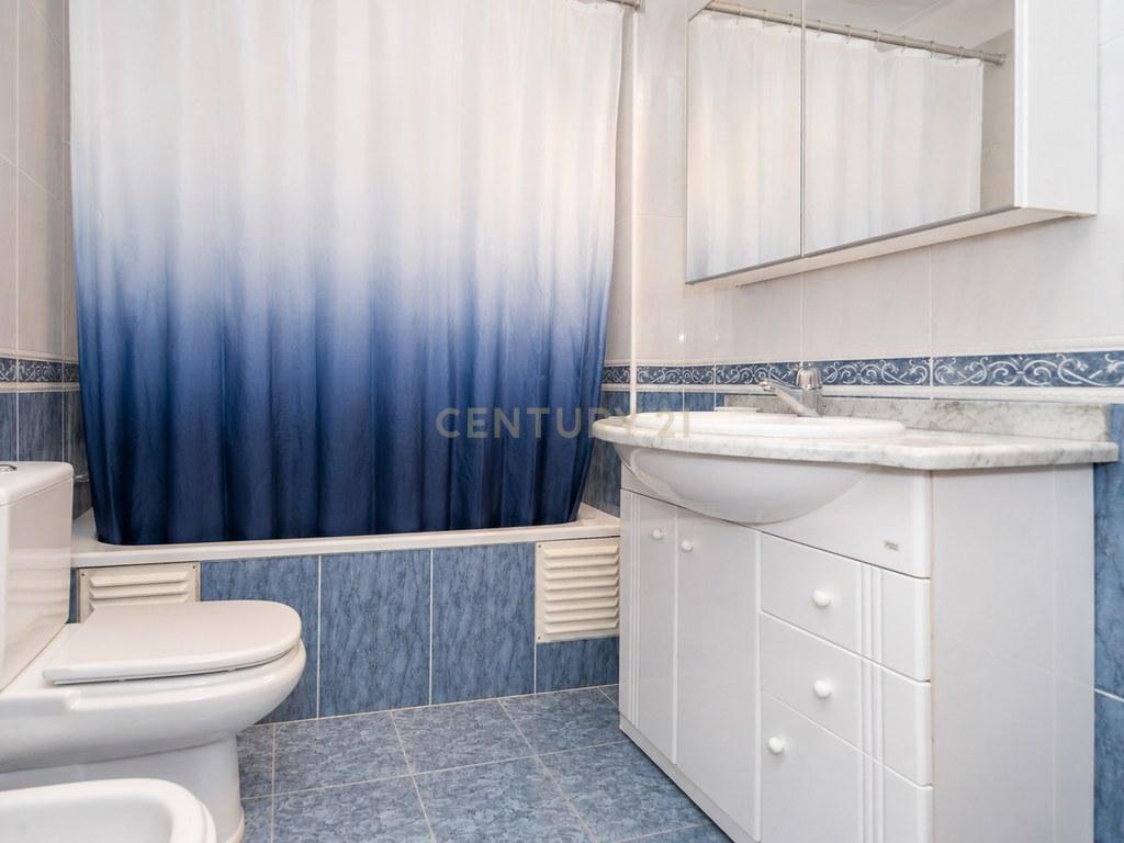 Apartment T3 in Santo António dos Olivais — image 15