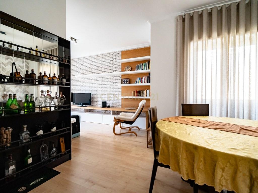 Apartment T3 in União das freguesias de Coimbra (Sé Nova, Santa Cruz, Almedina e São Bartolomeu) — image 02