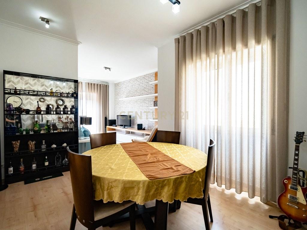Apartment T3 in União das freguesias de Coimbra (Sé Nova, Santa Cruz, Almedina e São Bartolomeu) — image 04