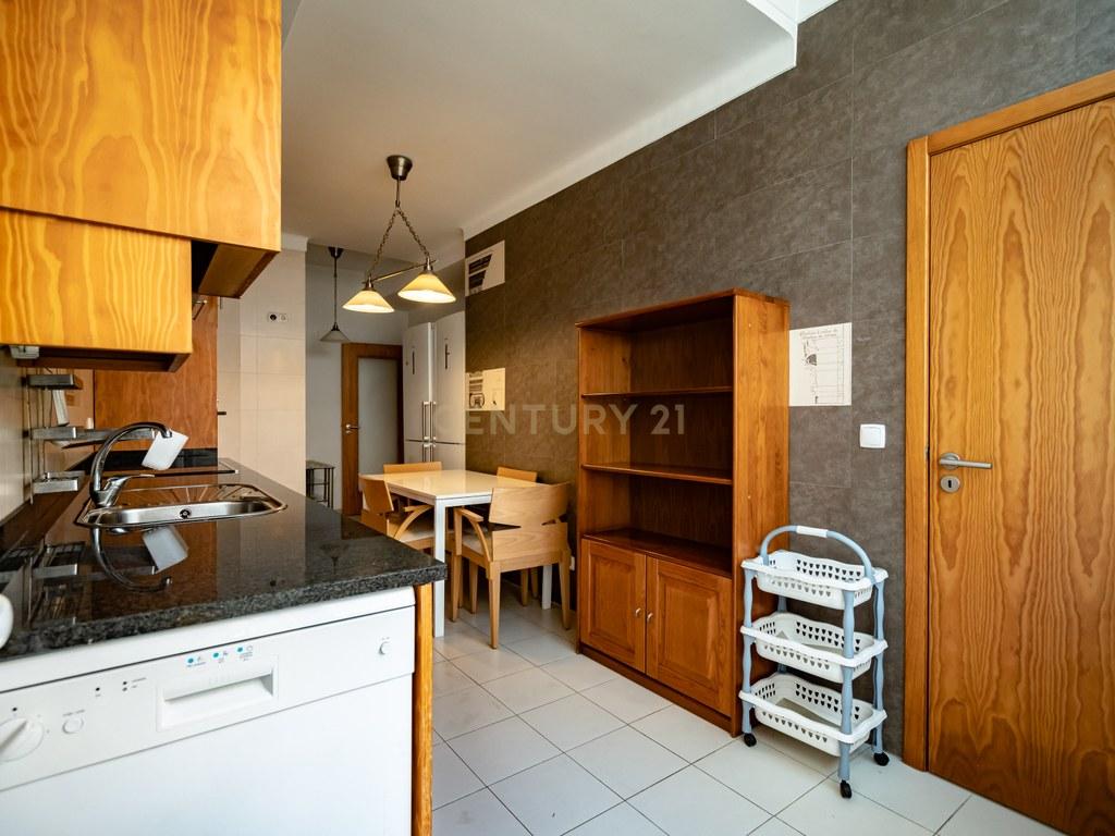 Apartment T3 in União das freguesias de Coimbra (Sé Nova, Santa Cruz, Almedina e São Bartolomeu) — image 07