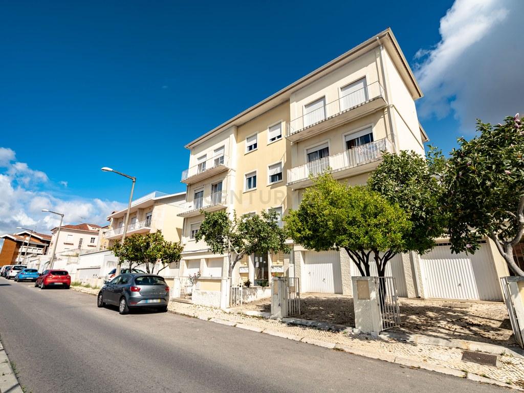 Apartment T3 in União das freguesias de Coimbra (Sé Nova, Santa Cruz, Almedina e São Bartolomeu) — image 14