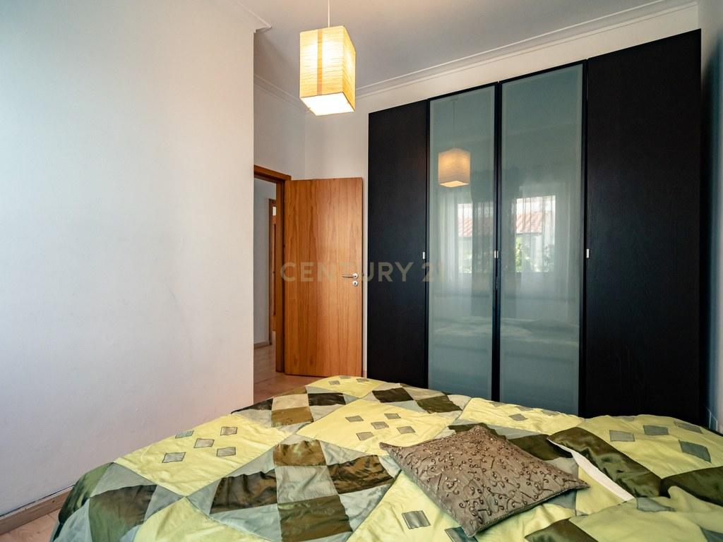 Apartment T3 in União das freguesias de Coimbra (Sé Nova, Santa Cruz, Almedina e São Bartolomeu) — image 20