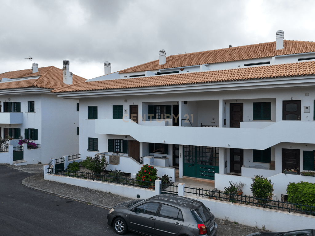 Apartment T3 in União das freguesias de Lourinhã e Atalaia — image 12