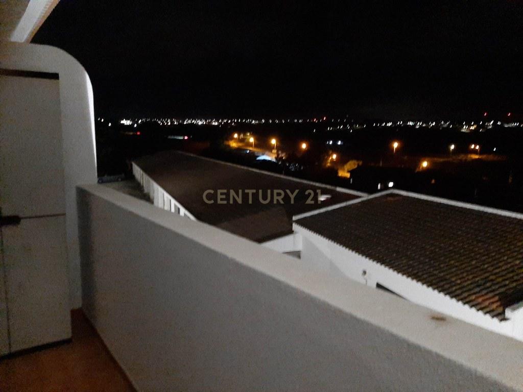 Apartment T3 in União das freguesias de Lourinhã e Atalaia — image 32