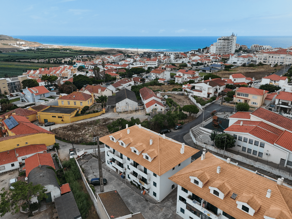 Apartment T3 in União das freguesias de Lourinhã e Atalaia — image 36