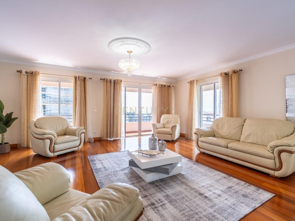 Apartment T4+ in São Martinho — image 04