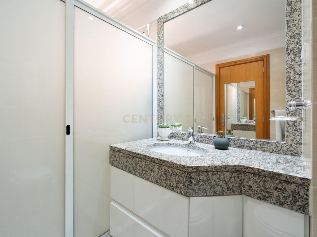 Apartment T4+ in São Martinho — image 10