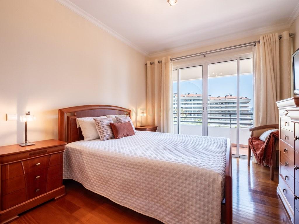 Apartment T4+ in São Martinho — image 11
