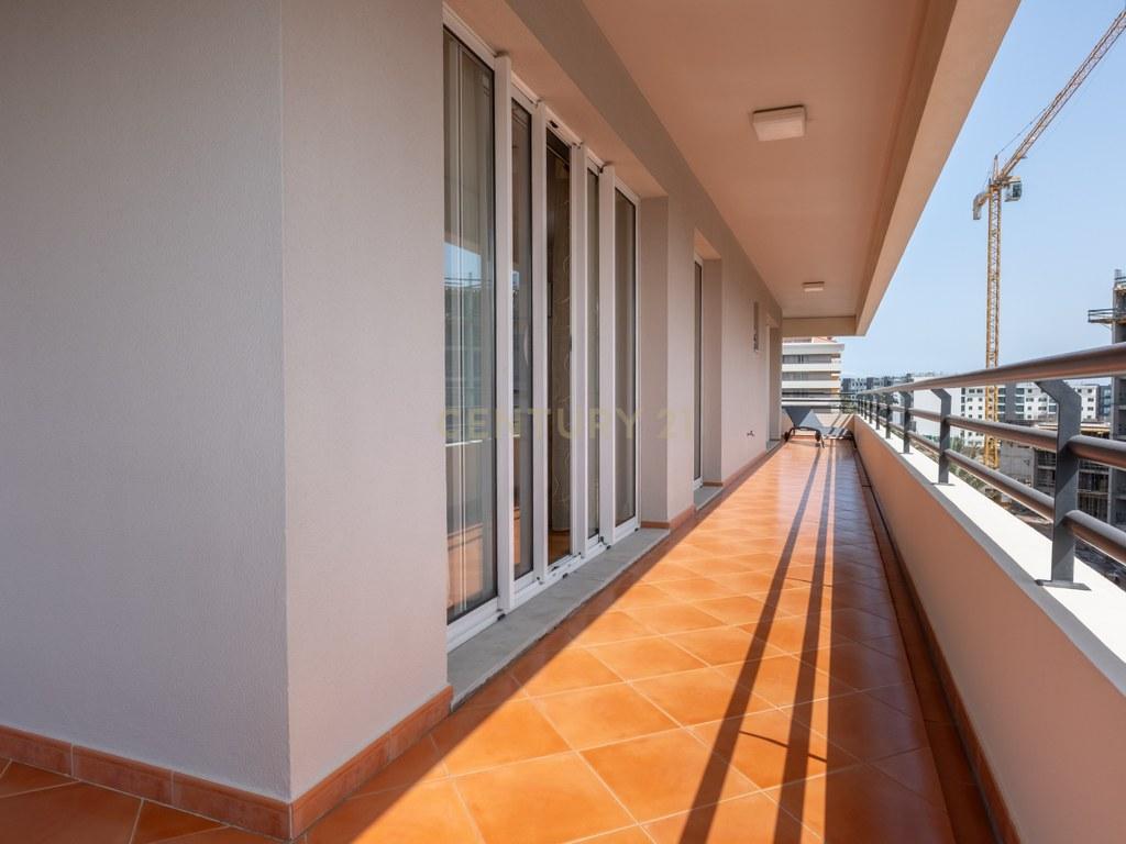 Apartment T4+ in São Martinho — image 13