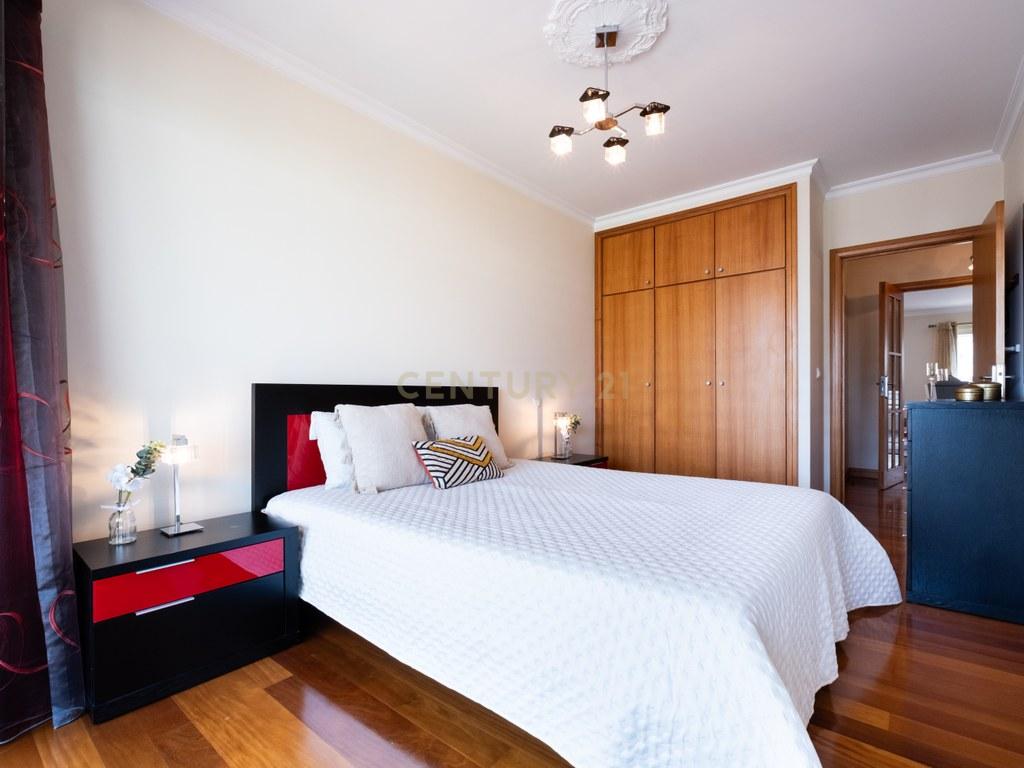 Apartment T4+ in São Martinho — image 15