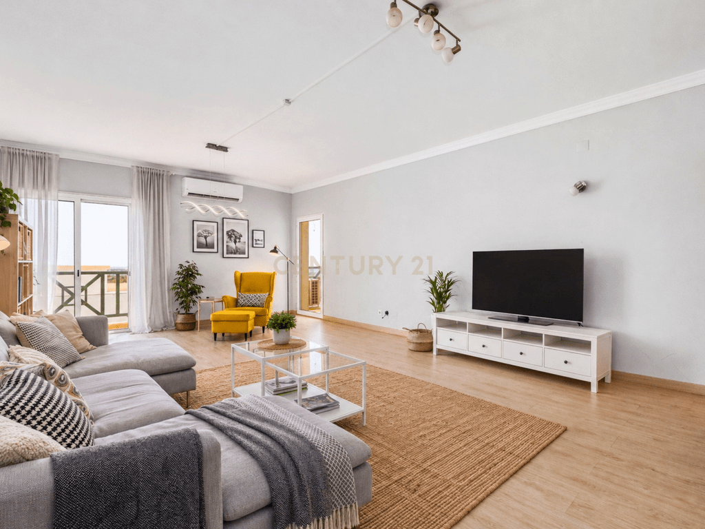 Apartment T4+ in União das freguesias de Conceição e Estoi — image 03