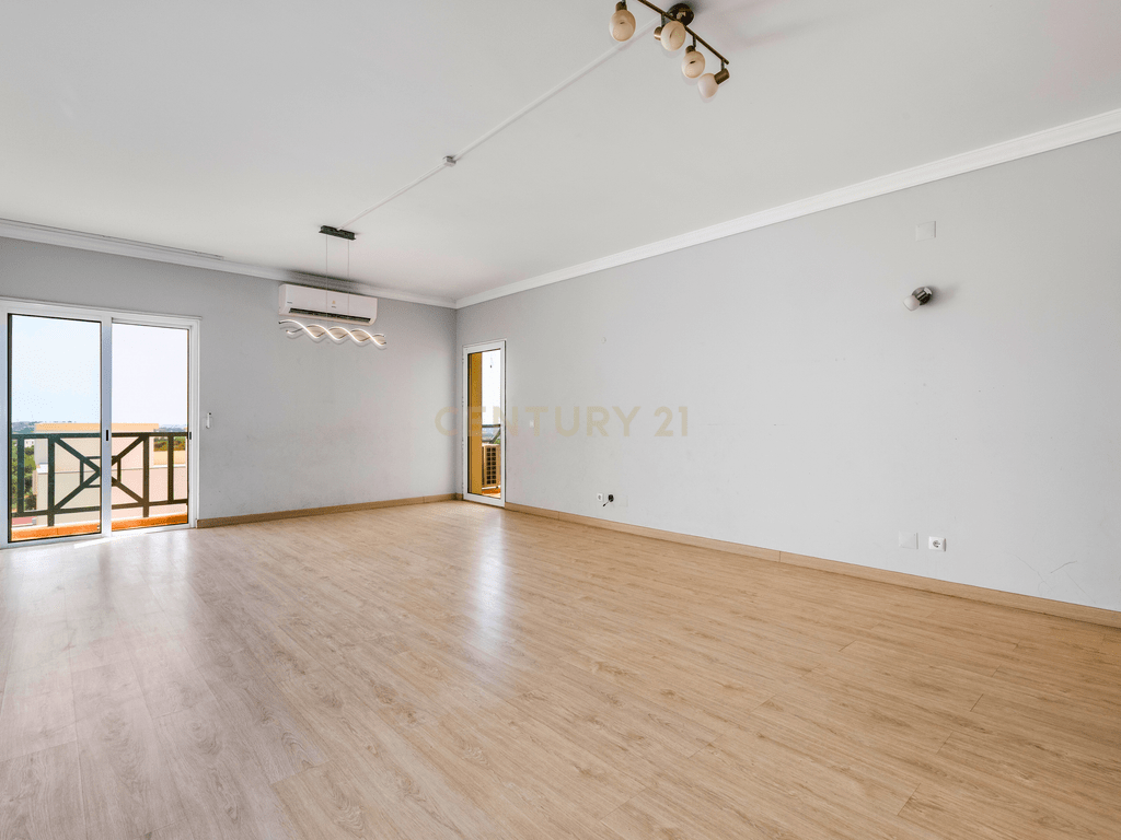 Apartment T4+ in União das freguesias de Conceição e Estoi — image 04