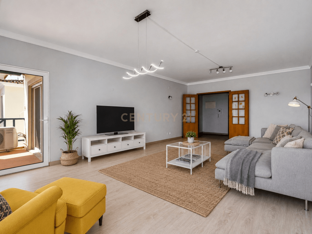 Apartment T4+ in União das freguesias de Conceição e Estoi — image 05
