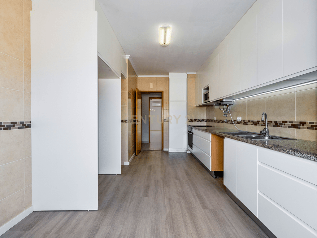 Apartment T4+ in União das freguesias de Conceição e Estoi — image 11