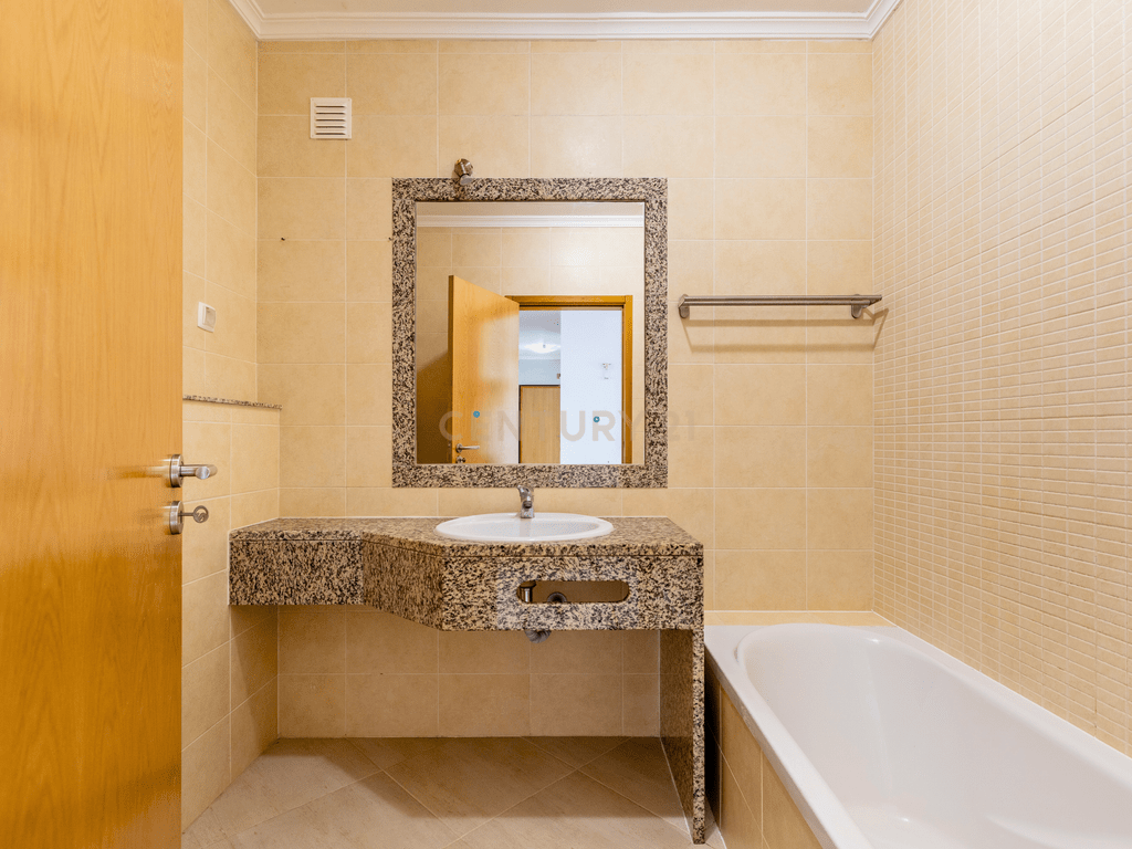 Apartment T4+ in União das freguesias de Conceição e Estoi — image 22