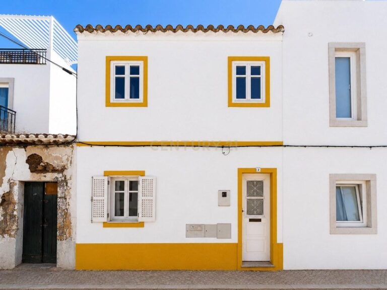 House T1 in União das freguesias de Tavira (Santa Maria e Santiago) — image 01