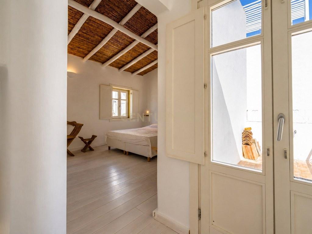 House T1 in União das freguesias de Tavira (Santa Maria e Santiago) — image 11