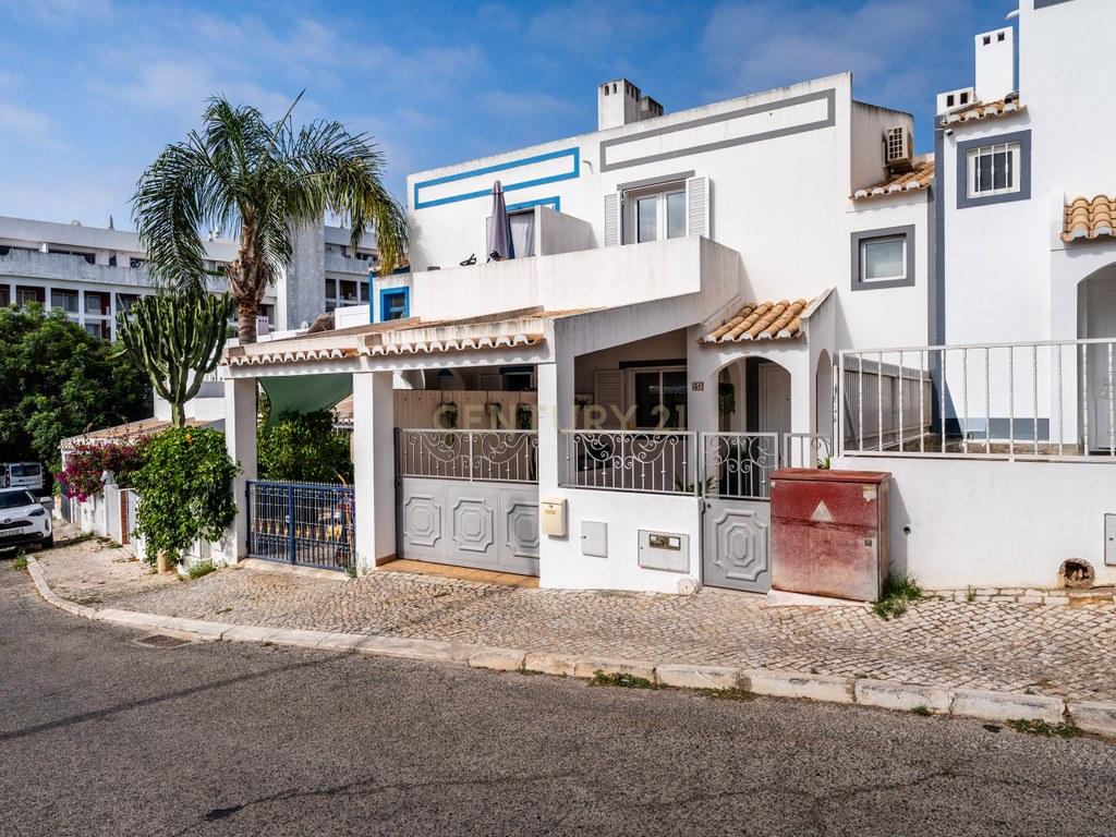 House T2 in Albufeira e Olhos de Água — image 01