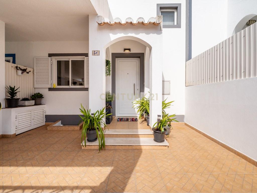 House T2 in Albufeira e Olhos de Água — image 02