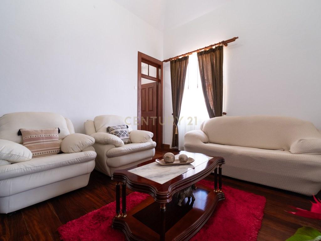 House T3 in Campanário — image 22