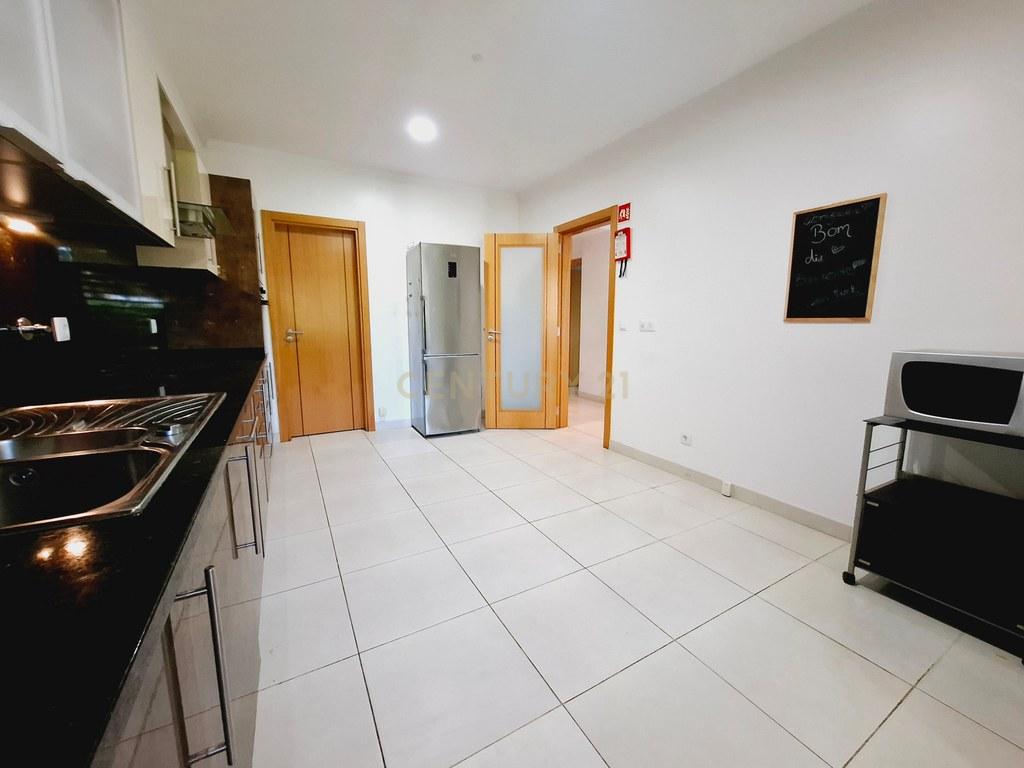 House T3 in Ferreiras — image 11