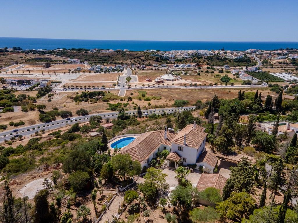 House T4+ in Albufeira e Olhos de Água — image 05