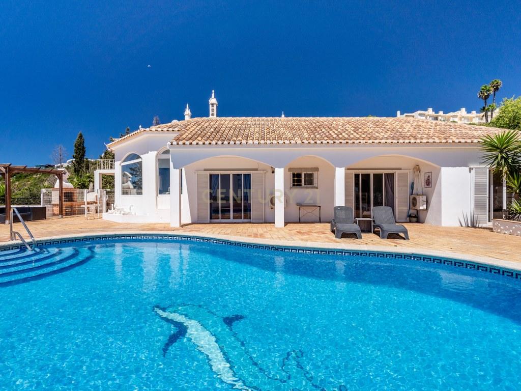 House T4+ in Albufeira e Olhos de Água — image 08