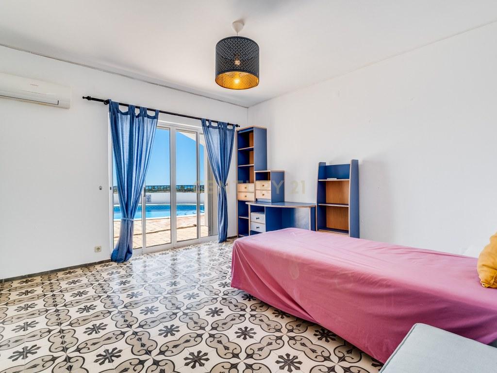 House T4+ in Albufeira e Olhos de Água — image 19