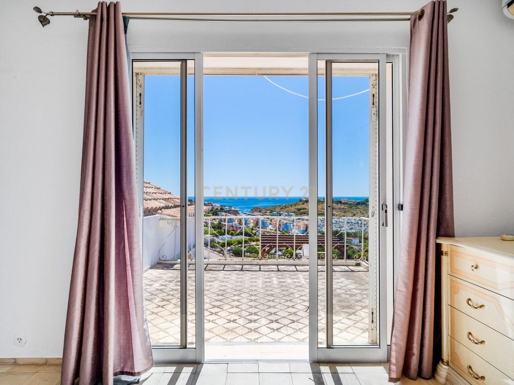 House T4+ in Albufeira e Olhos de Água — image 29