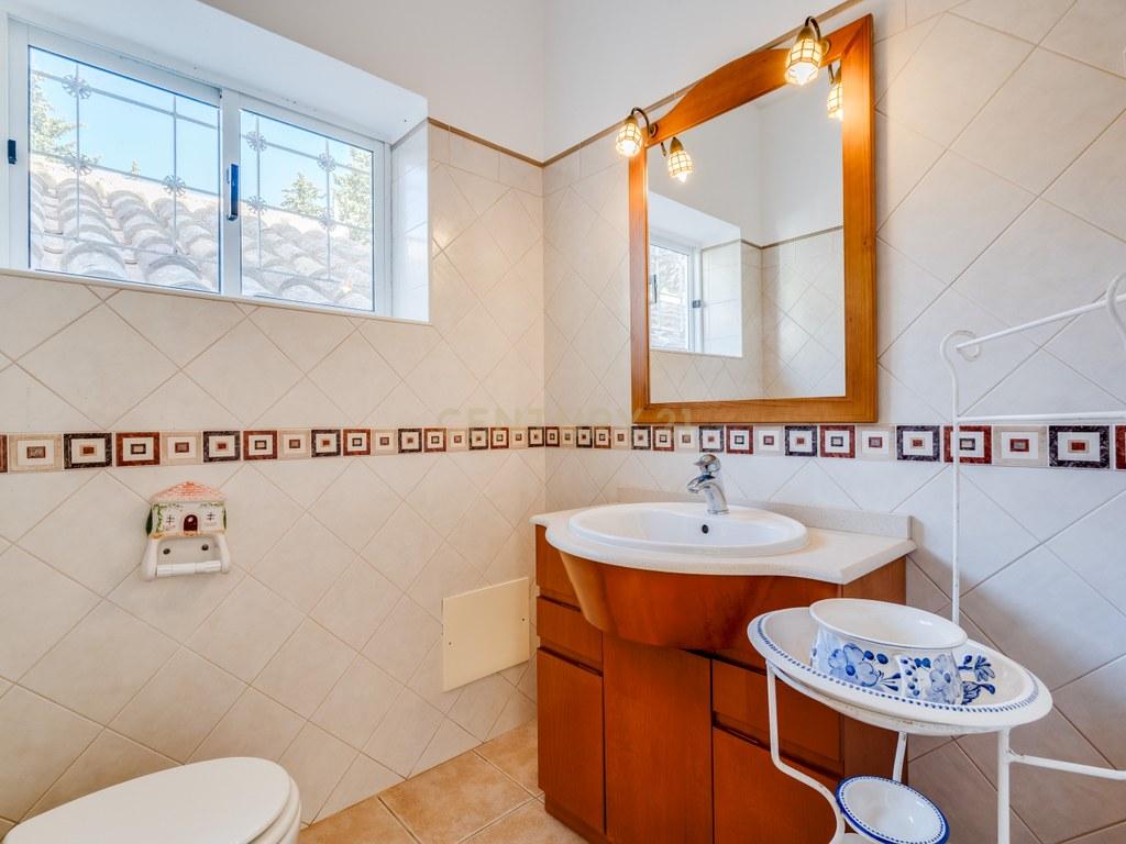 House T4+ in Albufeira e Olhos de Água — image 42