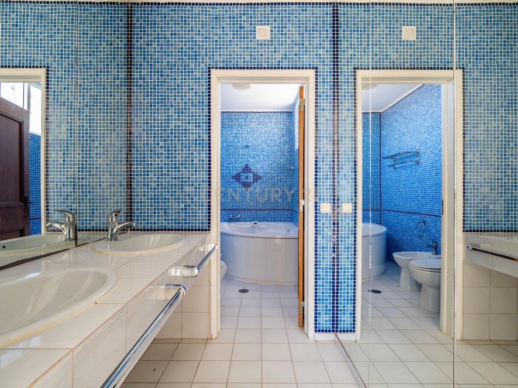 House T4+ in Albufeira e Olhos de Água — image 43