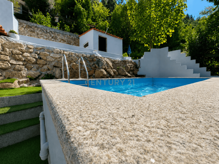 House T4+ in Campo do Gerês — image 01