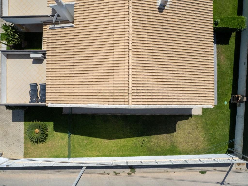 House T4+ in Ferreiras — image 27