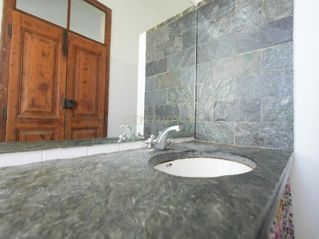 House T4+ in Mértola — image 11