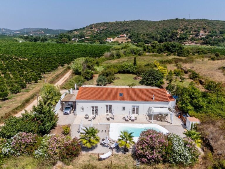 House T4+ in Silves — image 01