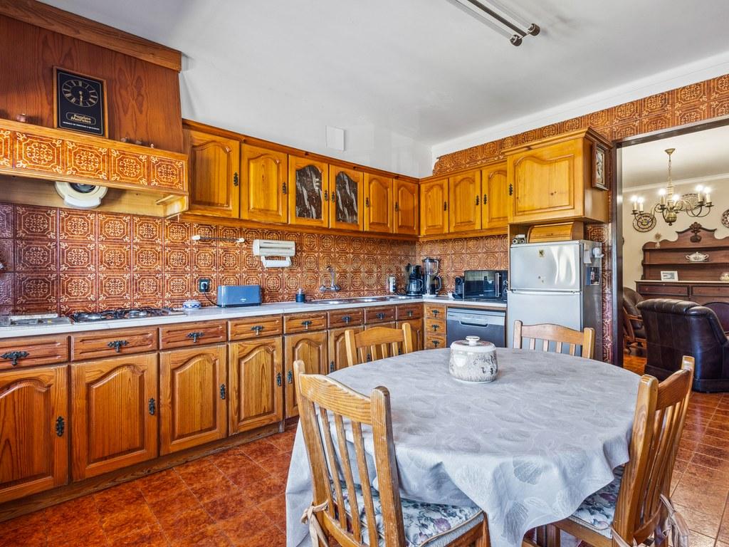 House T4+ in União das freguesias de Lourinhã e Atalaia — image 21