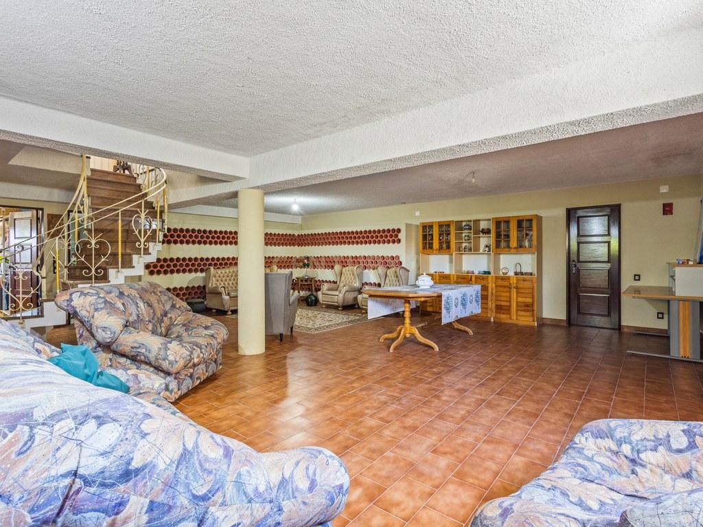 House T4+ in União das freguesias de Lourinhã e Atalaia — image 33